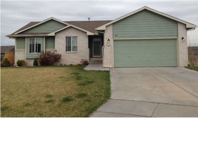 841 Longbranch Cir, Maize, KS 67101