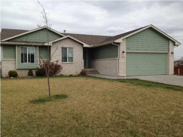 841 Longbranch Cir, Maize, KS 67101