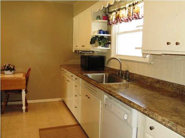 2015 Dearborn, Augusta, KS 67010