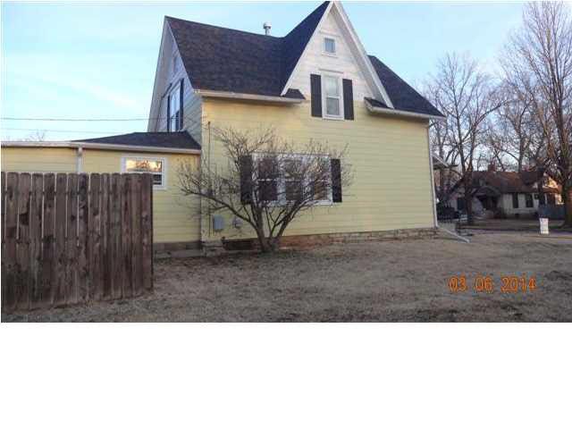 1100 E 6th, Winfield, KS 67156