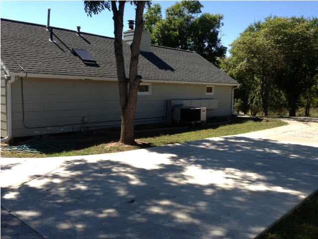 2526 N Webb Rd, Newton, KS 67114
