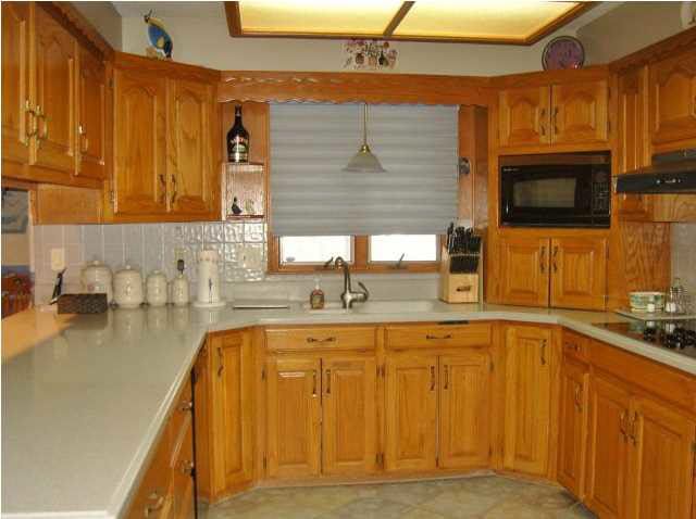 103 S Pine Grv, Wichita, KS 67209