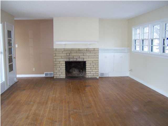 3121 E Sennett, Wichita, KS 67211