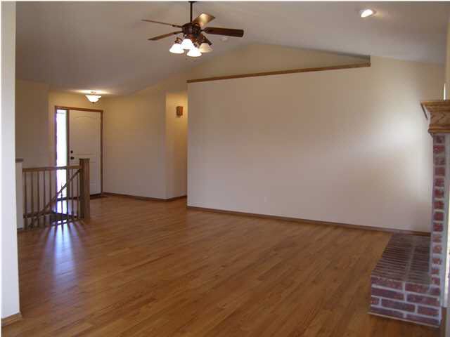 1321 S Summit Rd, Derby, KS 67037
