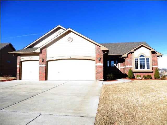 12323 Willowgreen Ct, Wichita, KS 67207