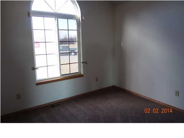 938 N Cedar Brook Cir, Mulvane, KS 67110