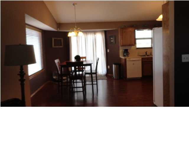 108 Sheffield St, Newton, KS 67714