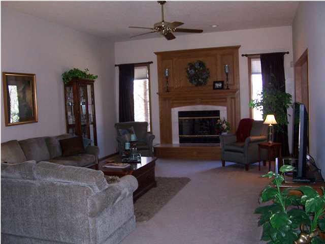 7213 E Cedaridge Cir, Wichita, KS 67226