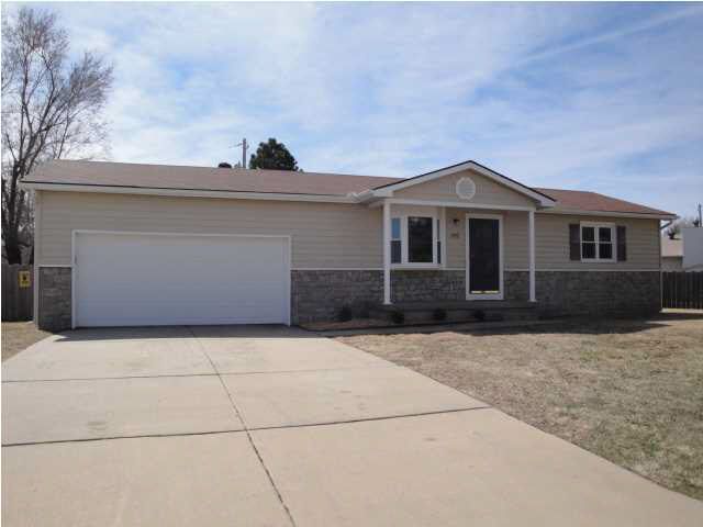 309 E Harvest Ln, Maize, KS 67101