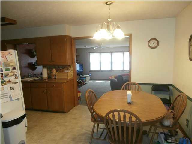 301 Brookside Dr, Newton, KS 67114