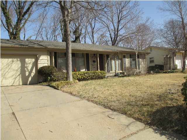 10236 W Binter, Wichita, KS 67212