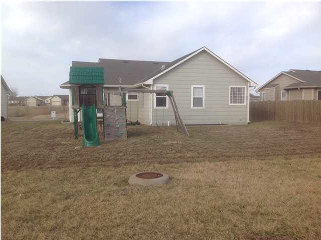 1148 N Timberleaf Dr, Derby, KS 67037