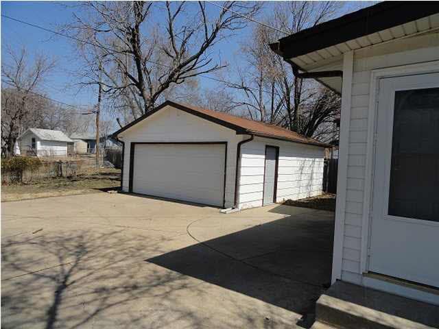 2020 E Ventnor Dr, Park City, KS 67219