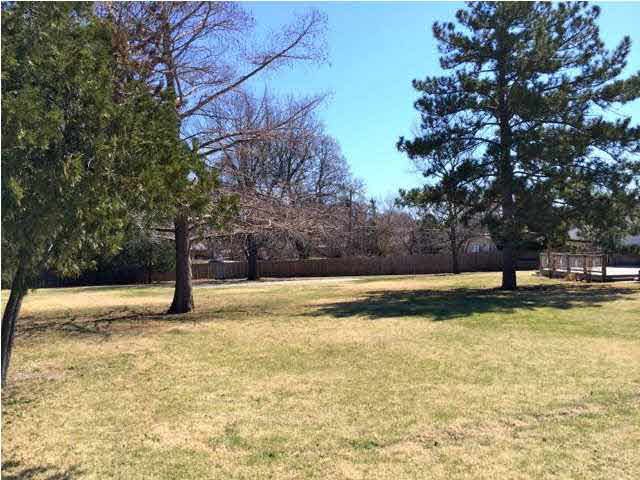 5642 Coe Dr, Wichita, KS 67208
