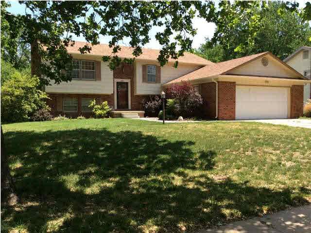 836 E Goeldner Ln, Derby, KS 67037