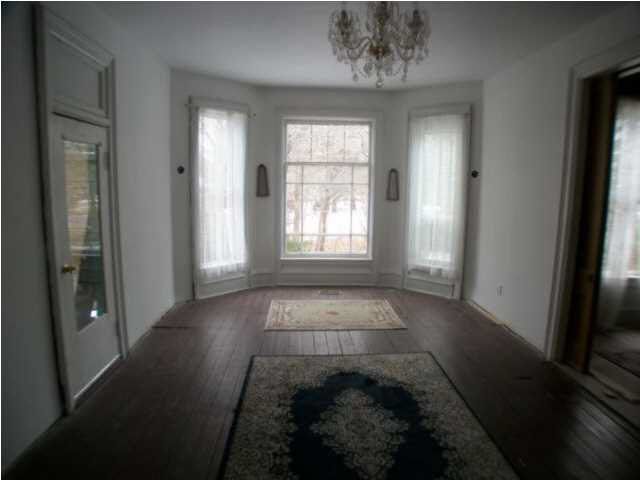 402 N Walnut St, Marion, KS 66861