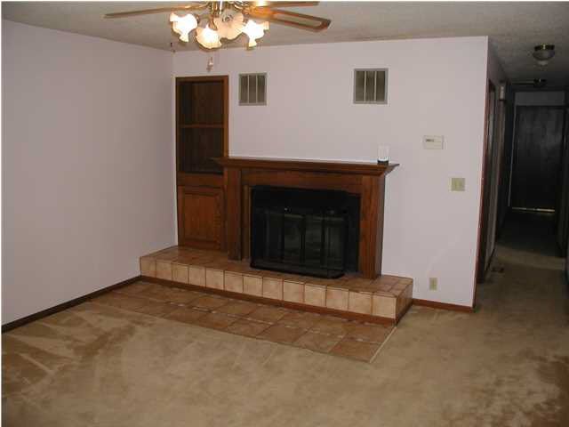 826 Old Main, Newton, KS 67114