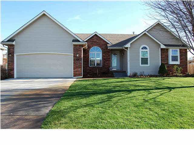 625 E 3rd St, Valley Center, KS 67147