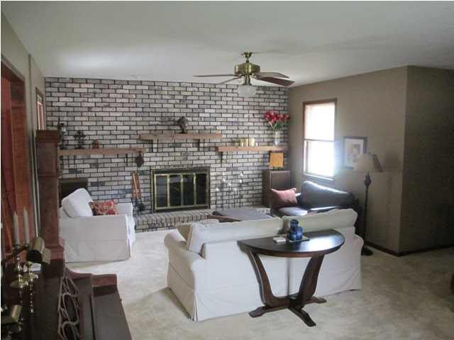 832 Trinity Ct, Newton, KS 67114