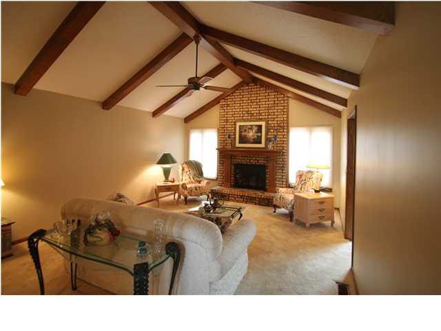 545 N Rainbow Lake Rd, Wichita, KS 67235