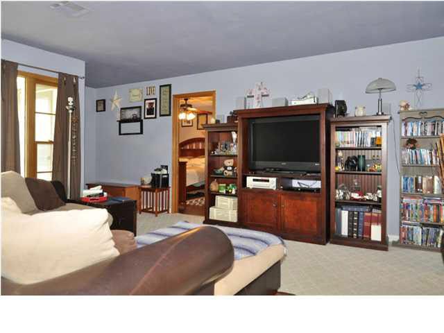 706 N Eastview Dr, Mulvane, KS 67110