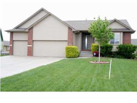 10925 W Waterside Ct, Maize, KS 67101