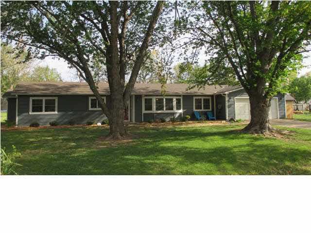 34 N Circle Dr, Mulvane, KS 67110