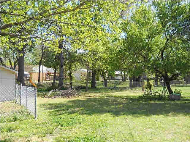 320 E Spencer Dr, Haysville, KS 67060