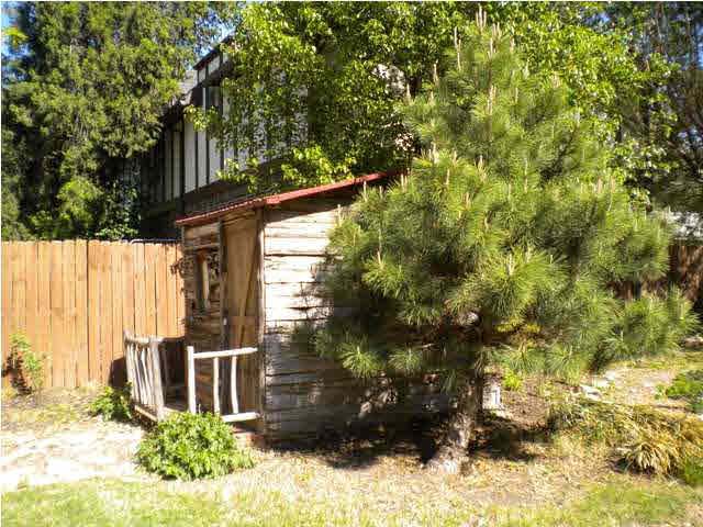 1109 E 9th Ave, Winfield, KS 67156