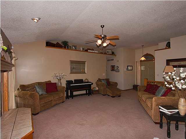 1125 E Pembrook Rd, Derby, KS 67037