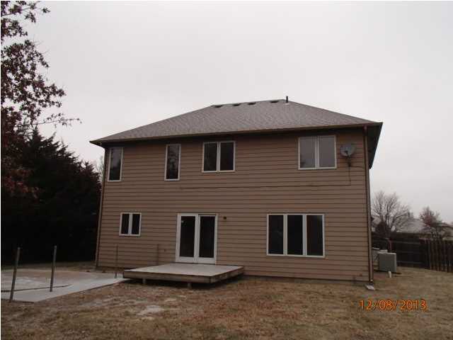 1014 11th Ter, Halstead, KS 67056