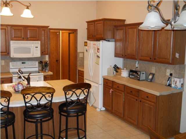 1907 E Quail Hl, Derby, KS 67037