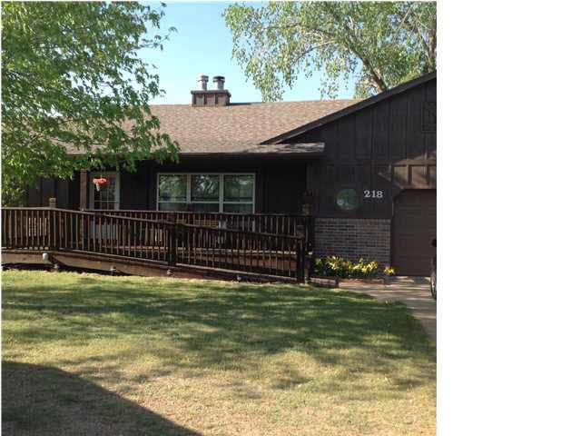 218 E 218 E Winding Lane Cir, Derby, KS 67037