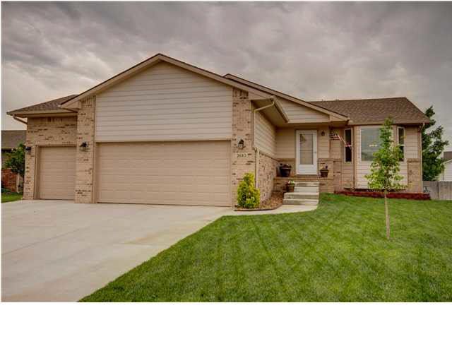 2613 E Casey Dr, Goddard, KS 67052