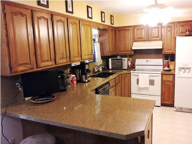 1437 E James, Derby, KS 67037