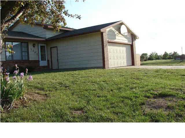 1201 E Riley, Haysville, KS 67060