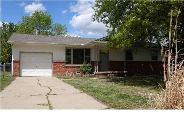 824 E 4th, Douglass, KS 67039
