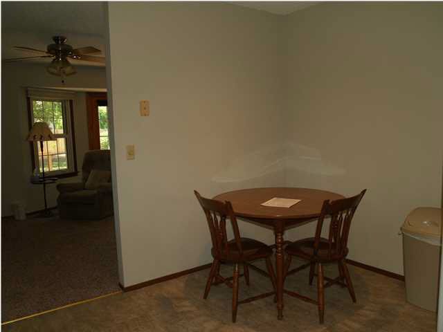 8619 E Cherry Creek Ct, Wichita, KS 67207