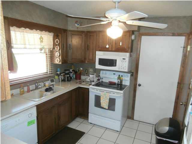 612 Terrace Dr, Newton, KS 67114