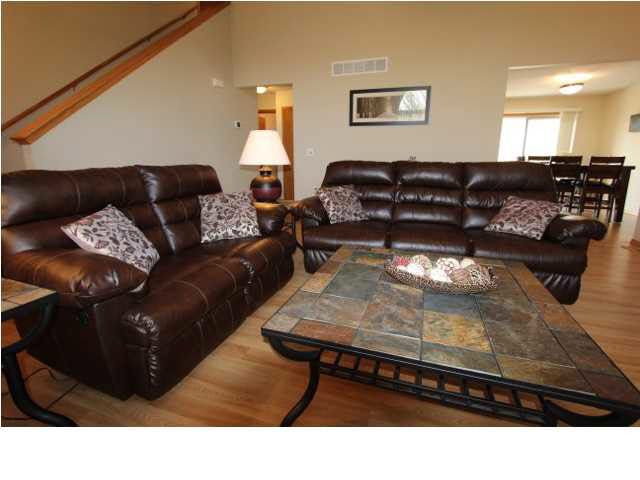 4935 E 44th St N, Bel Aire, KS 67220