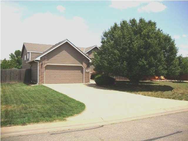 206 E Creekstone, Mulvane, KS 67110
