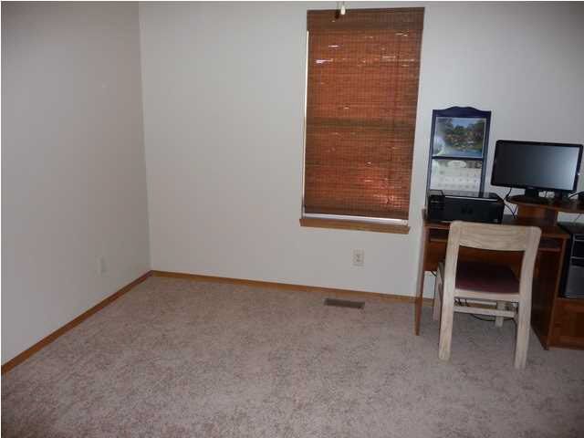 2217 S Westgate Cir, Wichita, KS 67209