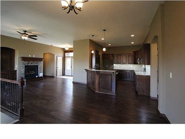 919 E Rough Creek Loop, Derby, KS 67037