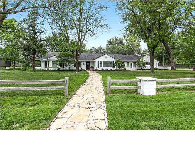 50 E Norfolk Dr, Eastborough, KS 67206