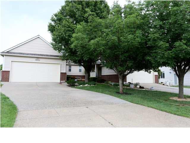 4622 N Hedgerow, Bel Aire, KS 67220