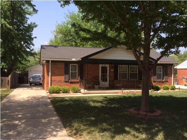 1127 N El Paso, Derby, KS 67037