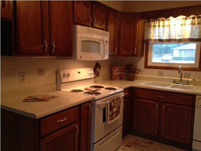 404 E Valley View St, Derby, KS 67037