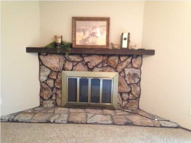 404 E Valley View St, Derby, KS 67037