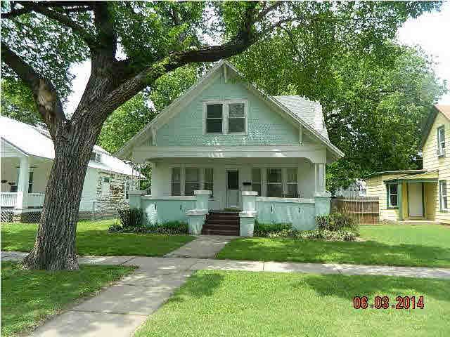 712 E 10th, Winfield, KS 67156