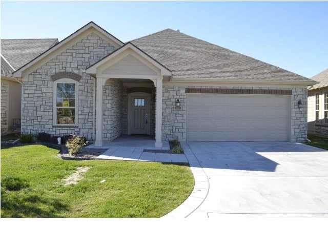 9725 Village Pl, Maize, KS 67101